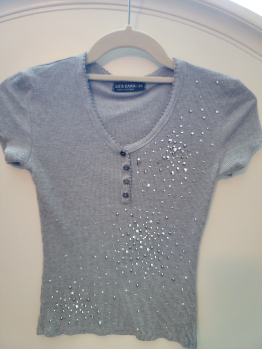 Girls' Gray Short-Sleeve Rhinestoned Top